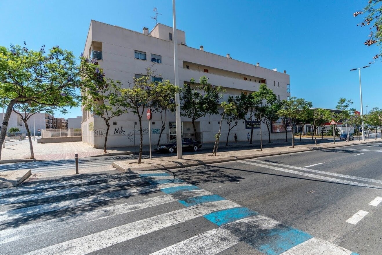 Retail in Santa Pola for sale Building Photo- Image 1 of 2