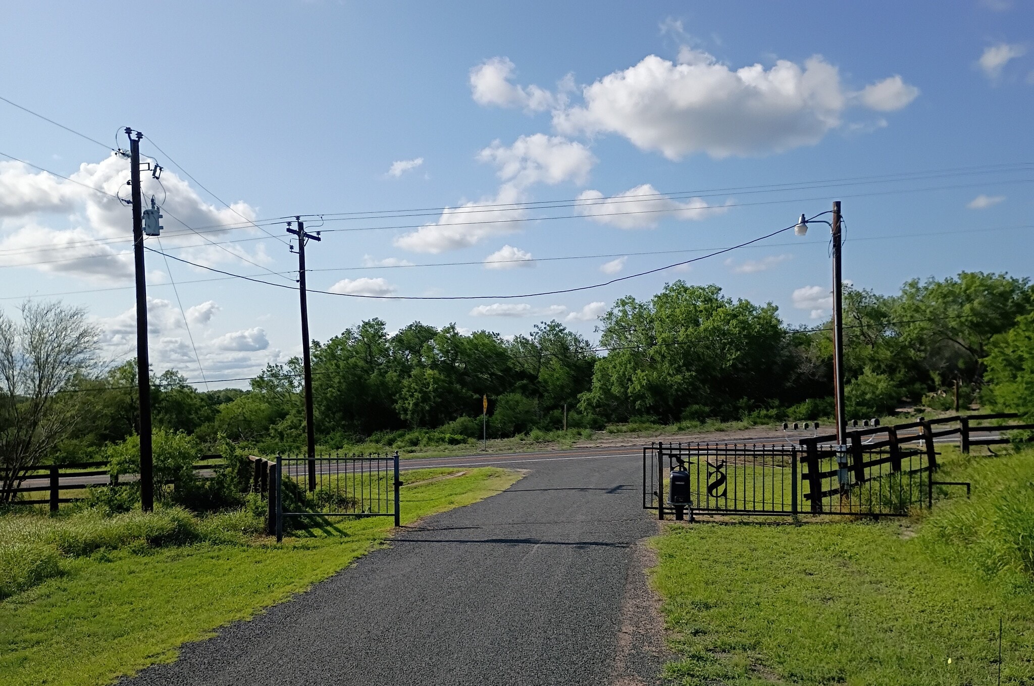 108 Swinney Switch Dr, Mathis, TX for sale Building Photo- Image 1 of 8