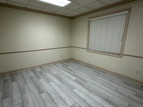 4994 Lower Roswell Rd, Marietta, GA for lease Interior Photo- Image 2 of 6