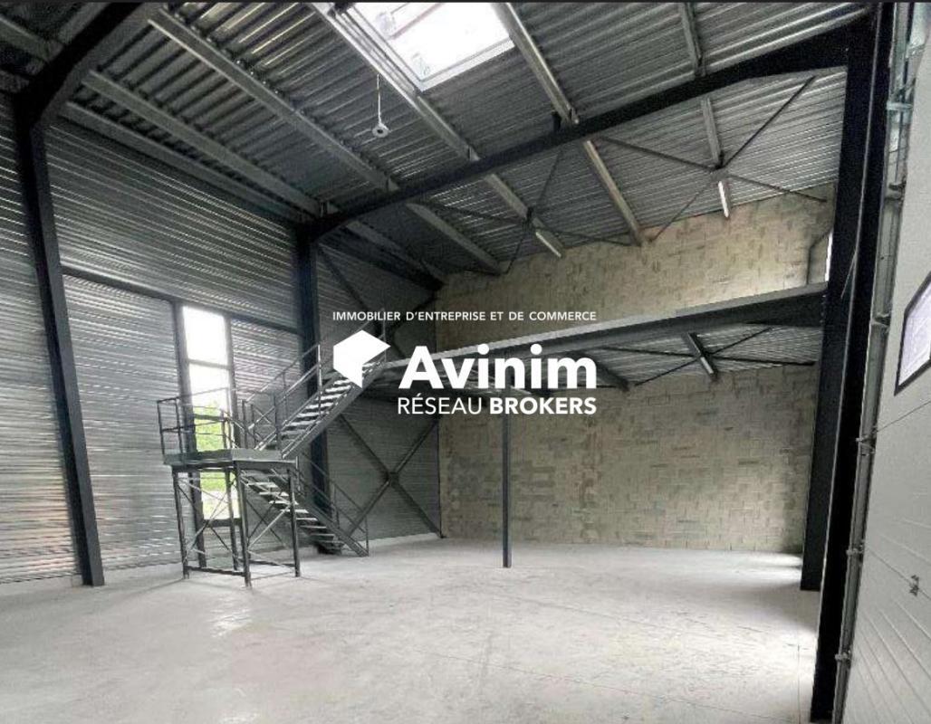 Industrial in Bourgoin-Jallieu for sale Interior Photo- Image 1 of 3