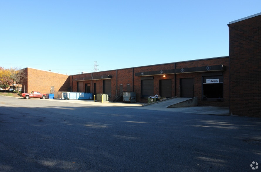 6230 Regency Pky, Norcross, GA à louer - Photo du bâtiment - Image 2 de 19