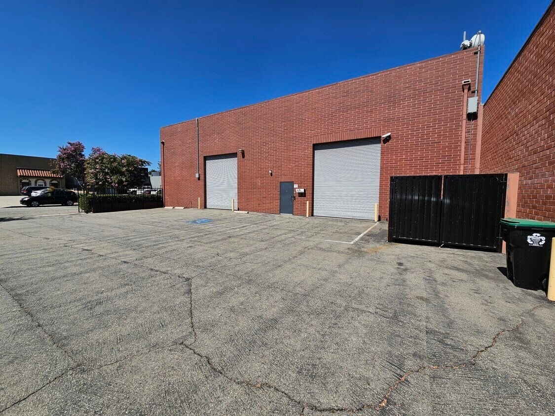 1520-1522 Flower St, Glendale, CA for lease Interior Photo- Image 1 of 3