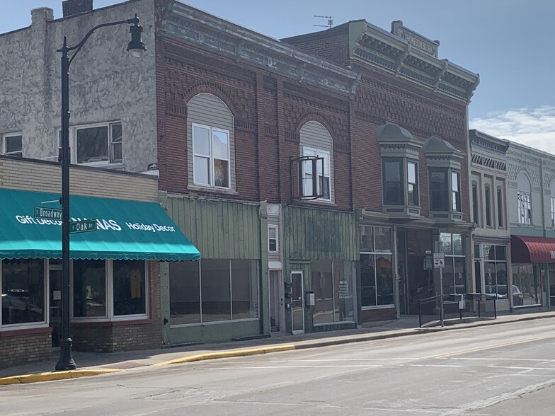 209 S Broadway St, Butler, IN for sale - Primary Photo - Image 1 of 4