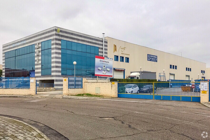 Calle de Francisco Alonso, 9, Alcalá de Henares, Madrid à vendre - Photo du bâtiment - Image 2 de 2