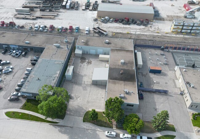 Plus de détails pour 55 Trottier Bay, Winnipeg, MB - Industriel à louer