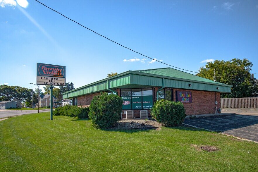715 S Main St, Kewanee, IL à louer - Photo du bâtiment - Image 3 de 7