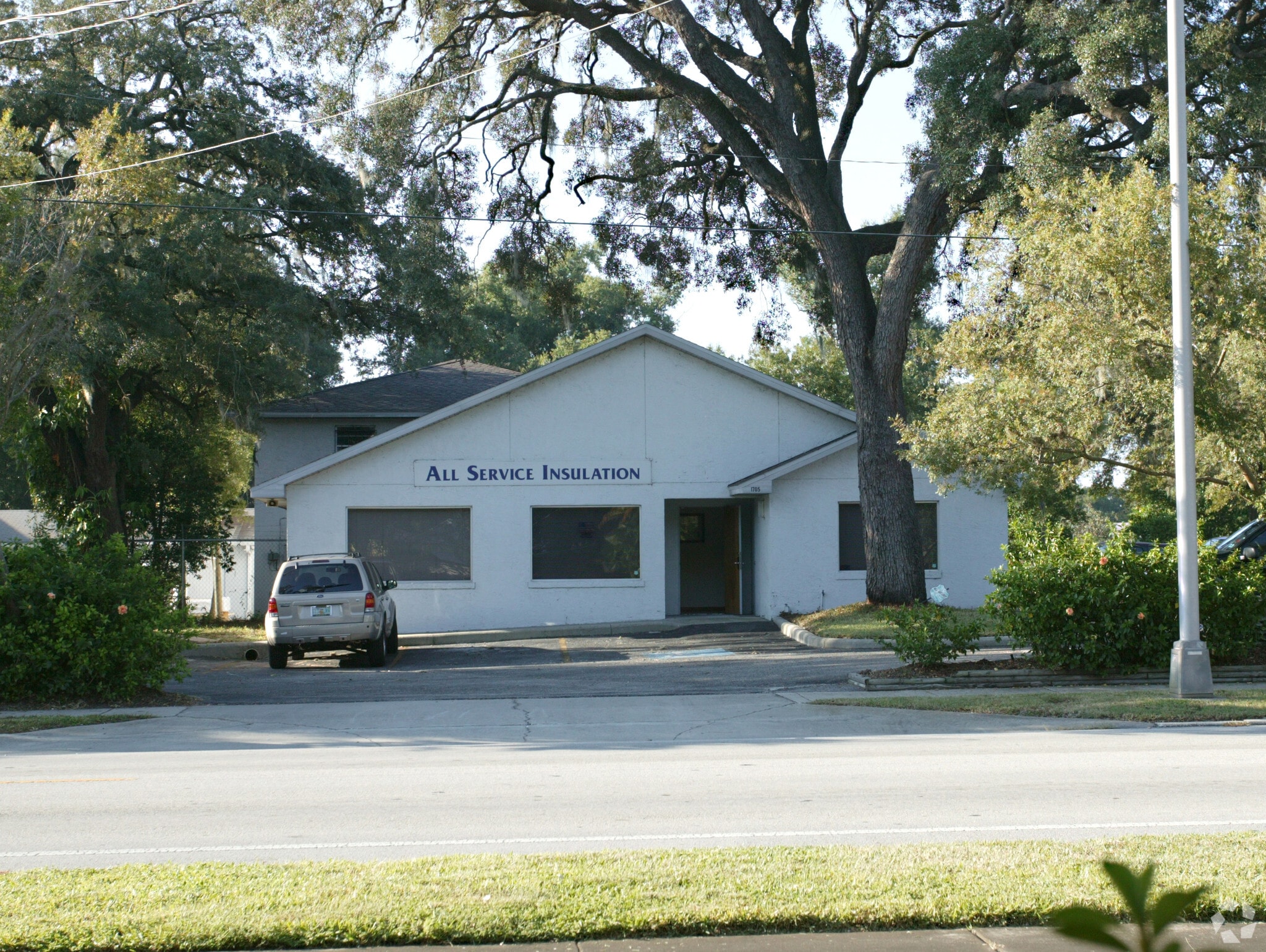 Medical Office/Flex - Investment or User portefeuille de 2 propriétés à vendre sur LoopNet.ca Photo principale- Image 1 de 3