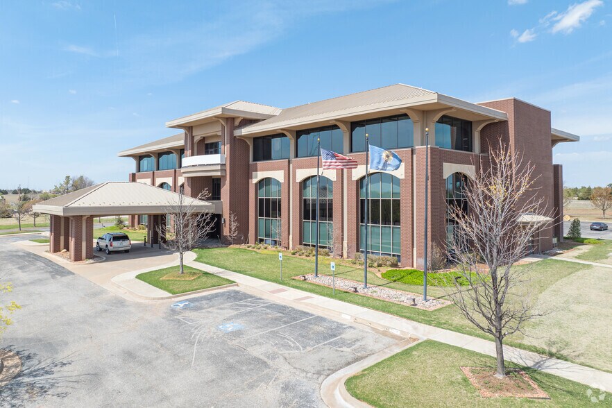 601 E Britton Rd, Oklahoma City, OK à louer - Photo du bâtiment - Image 2 de 13