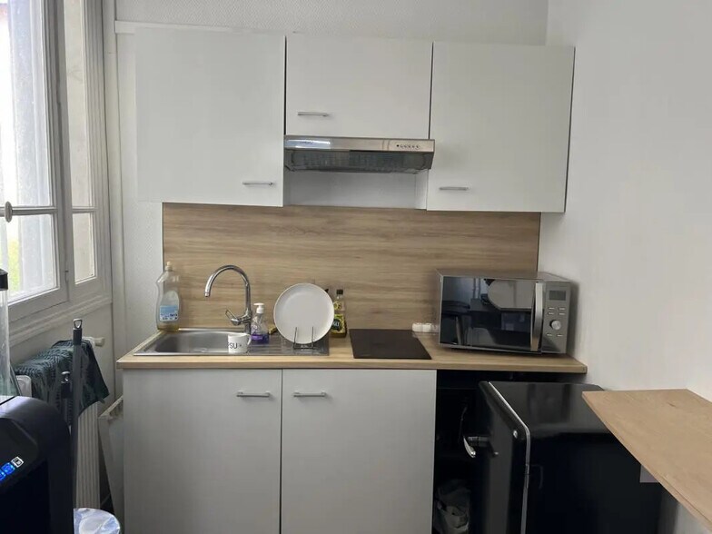 Office in Reims for lease - Interior Photo - Image 3 of 6