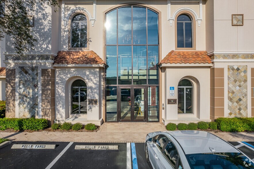 12140 Carissa Commerce Ct, Fort Myers, FL for lease - Building Photo - Image 3 of 19