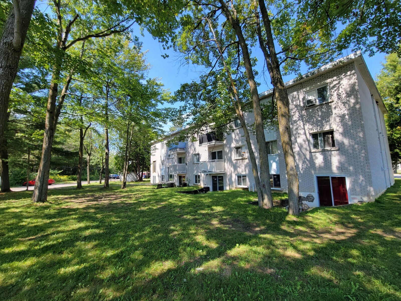 745 Rue Arthur Normand, Joliette, QC for sale Primary Photo- Image 1 of 1