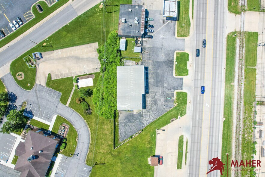 2108 Paris Rd, Columbia, MO à louer - Photo du bâtiment - Image 2 de 13