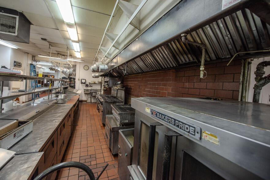 1500 W Taylor St, Chicago, IL for lease - Interior Photo - Image 3 of 5