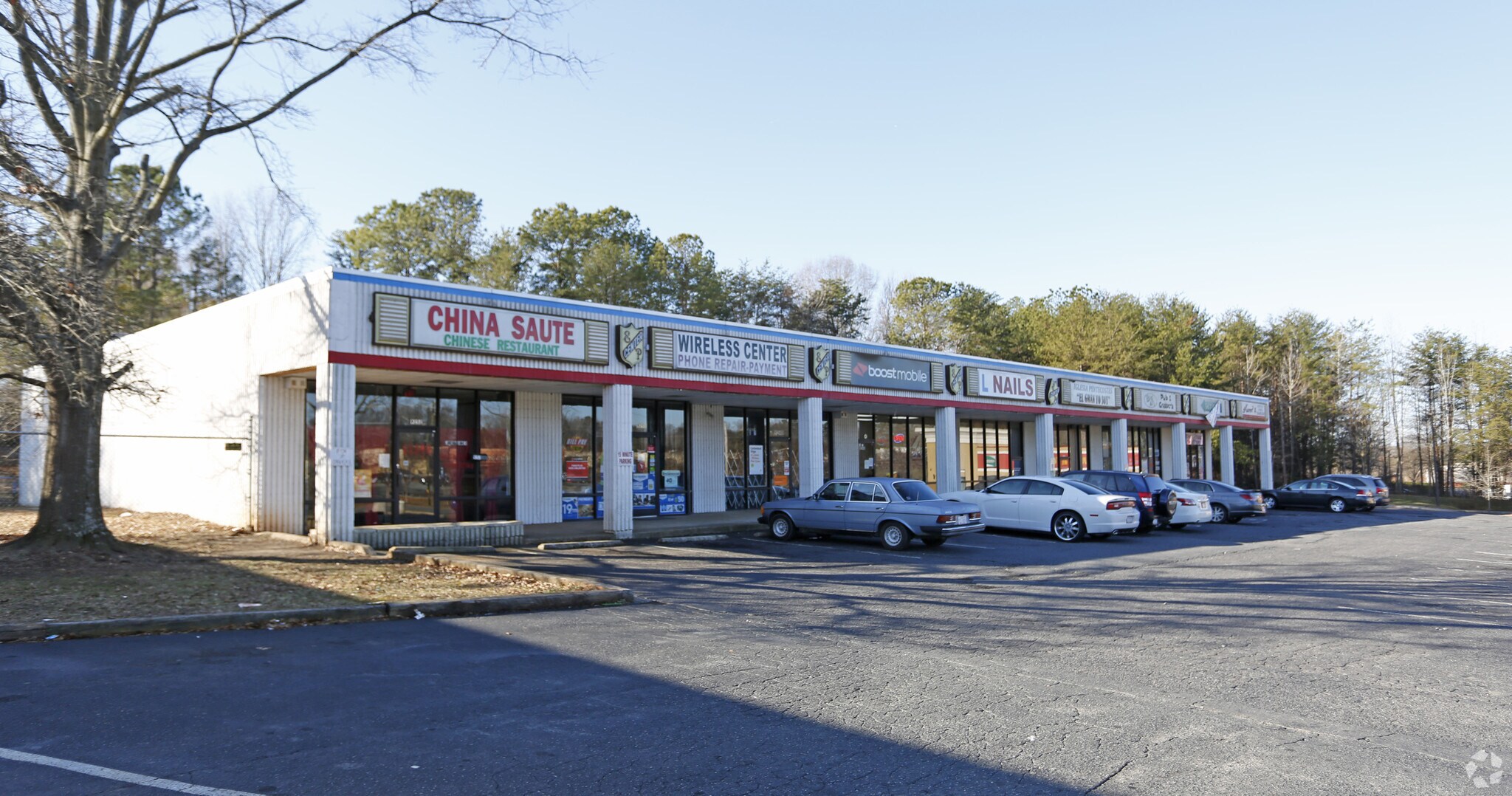 9238-9252 Albemarle Rd, Charlotte, NC à louer Photo du bâtiment- Image 1 de 4