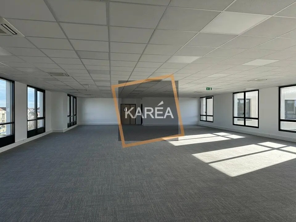 Office in Bussy-Saint-Georges for lease Building Photo- Image 1 of 6