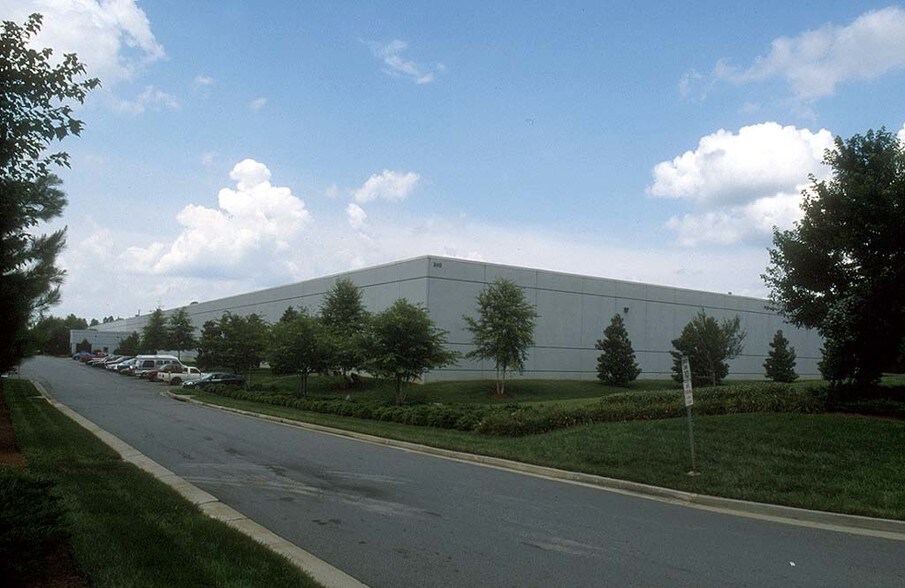 240 Northpoint Pky, Acworth, GA à louer - Photo du bâtiment - Image 2 de 7