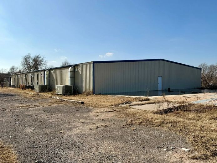 5909 Aero Dr, Tuttle, OK à vendre - Photo du bâtiment - Image 1 de 12