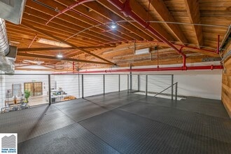 3364-3386 E Olympic Blvd, Los Angeles, CA à louer Photo intérieure- Image 1 de 8