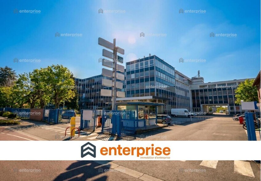 Office in Le Plessis Belleville for lease - Building Photo - Image 1 of 8