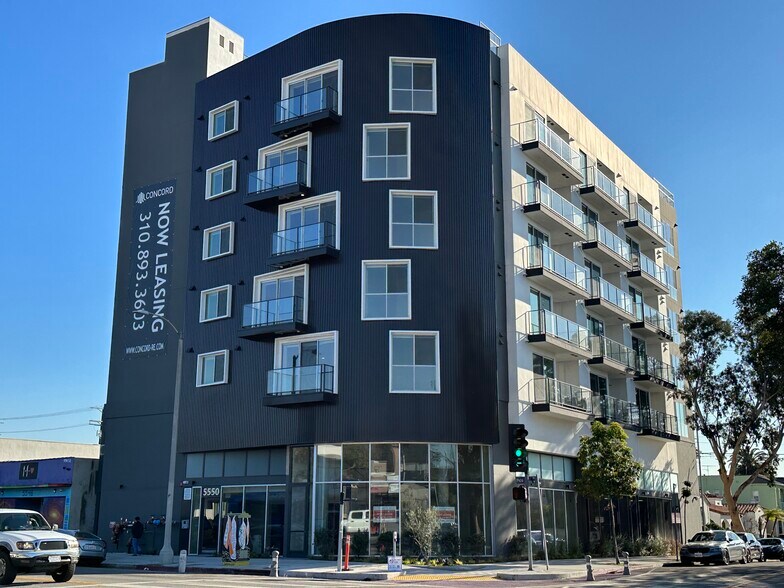 5550 W Pico Blvd, Los Angeles, CA à louer - Photo du bâtiment - Image 3 de 9