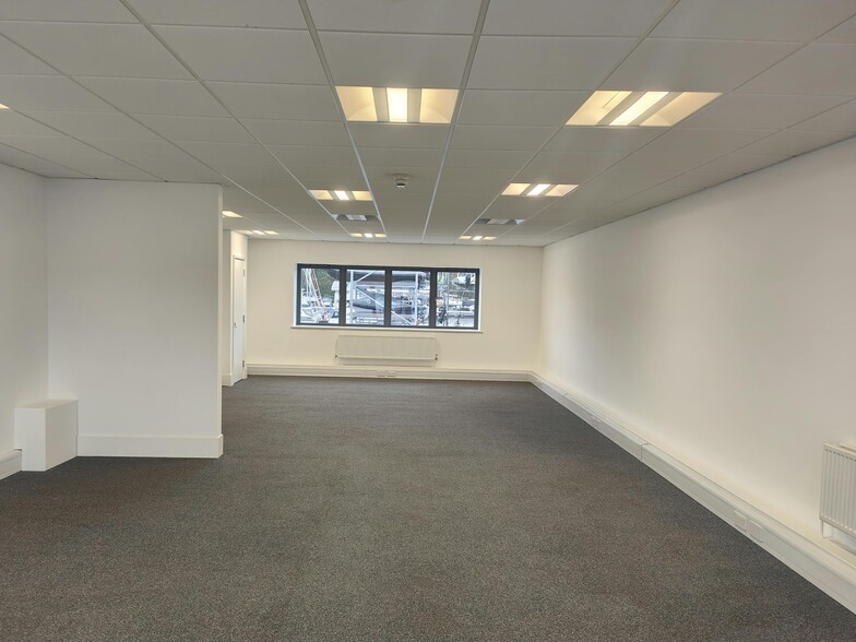 Bridge Rd, Swanwick for lease - Interior Photo - Image 3 of 14