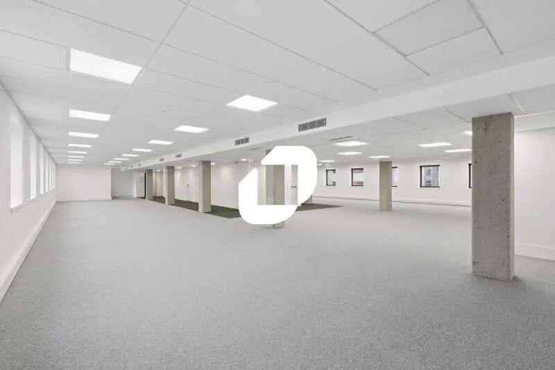 24 Boulevard De Pesaro, Nanterre for lease Interior Photo- Image 1 of 26