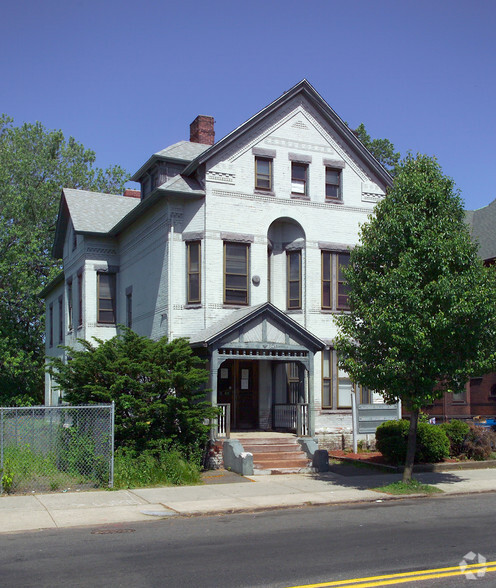 2345 Main St, Springfield, MA à vendre - Photo principale - Image 1 de 1