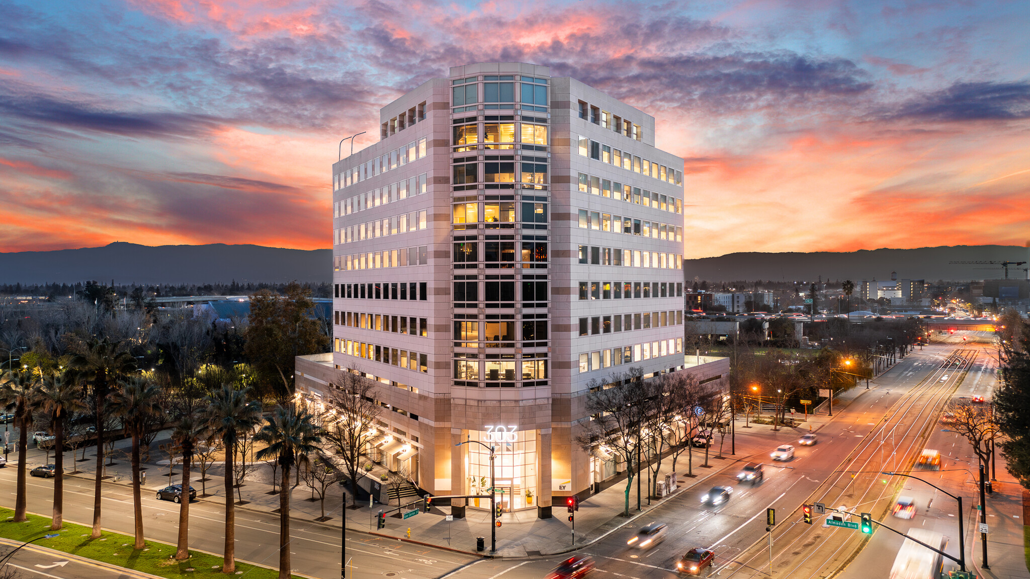 303 Almaden Blvd, San Jose, CA à louer Photo du bâtiment- Image 1 de 13