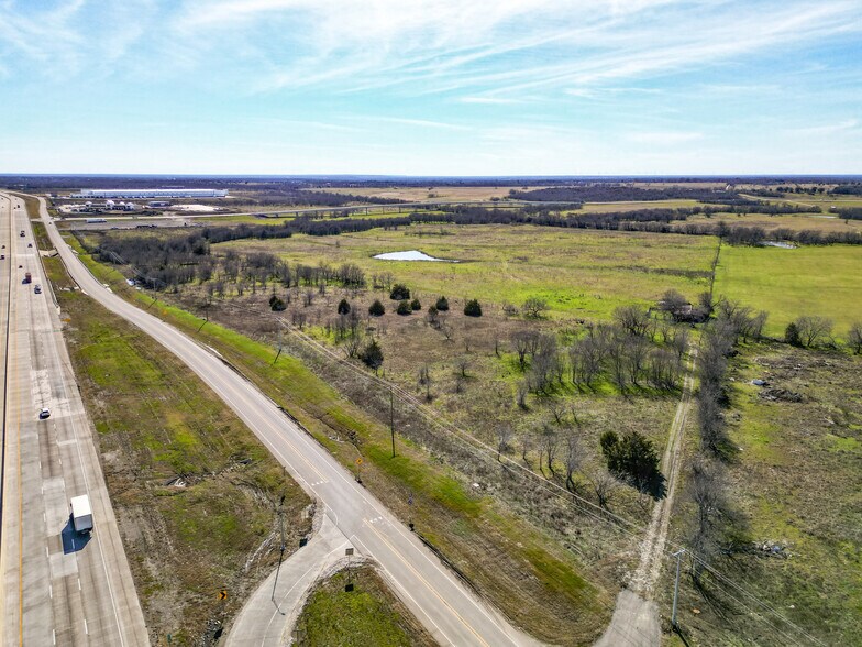 TBD 11.54 Acres IH-45 rd, Corsicana, TX à vendre - Photo du bâtiment - Image 2 de 14