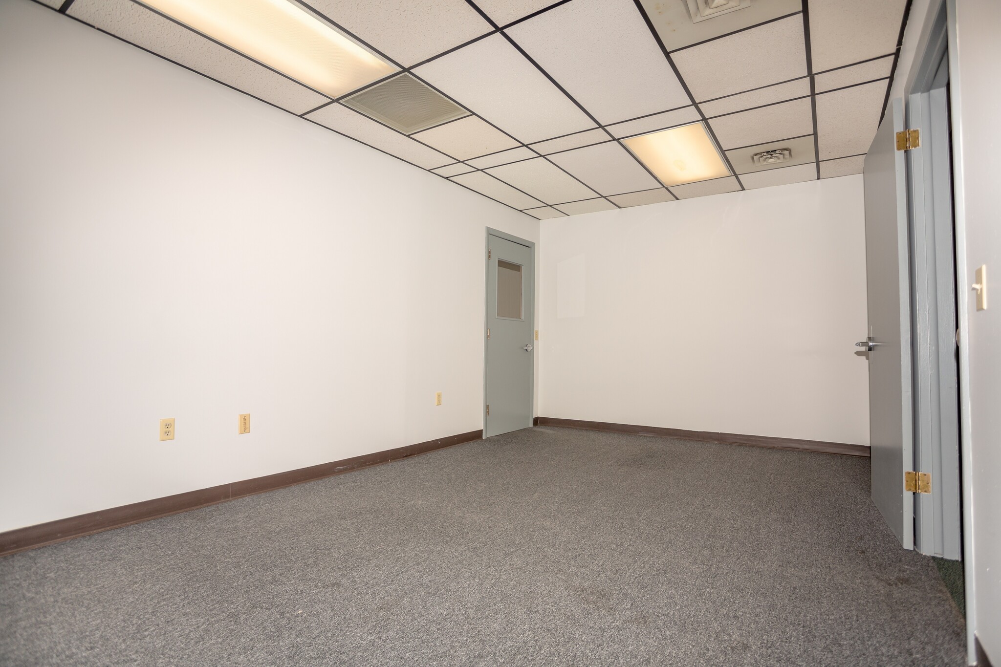 882-906 Park Ave, Meadville, PA for lease Interior Photo- Image 1 of 3