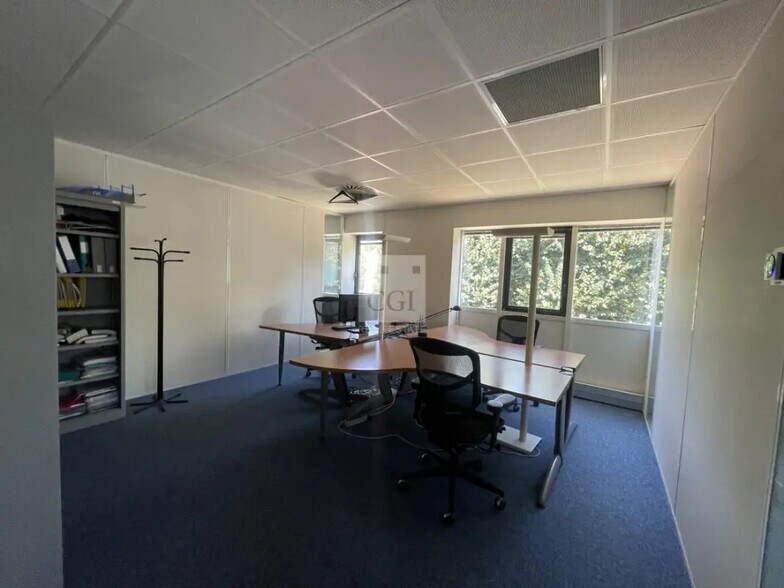 Office in Eybens for sale - Building Photo - Image 3 of 30