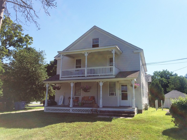 4 Dowd Ave, Canton, CT à vendre - Photo principale - Image 1 de 1