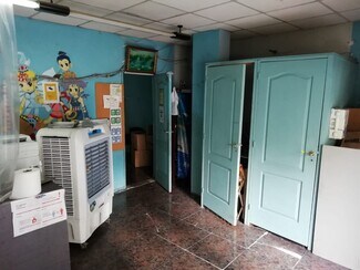 Plus de détails pour Multi-résidentiel à vendre