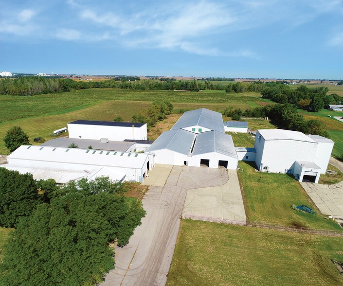 23959 580th Ave, Ames, IA à vendre - Photo du bâtiment - Image 1 de 3