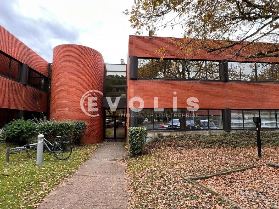 Office in Mérignac for lease Building Photo- Image 1 of 2