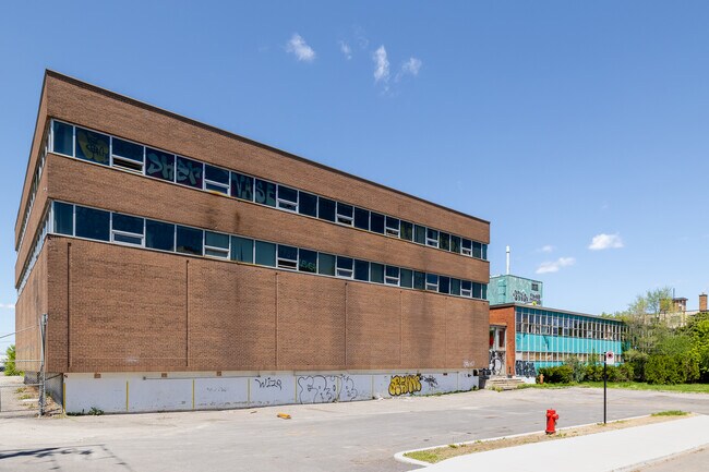 More details for 455 Boul de la Côte-Vertu, Montréal, QC - Industrial for Lease