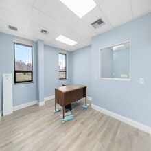 250 Wampanoag Trl, Riverside, RI à louer Photo intérieure- Image 1 de 19