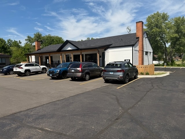 25 S Virginia St, Crystal Lake, IL à louer - Photo du bâtiment - Image 3 de 3