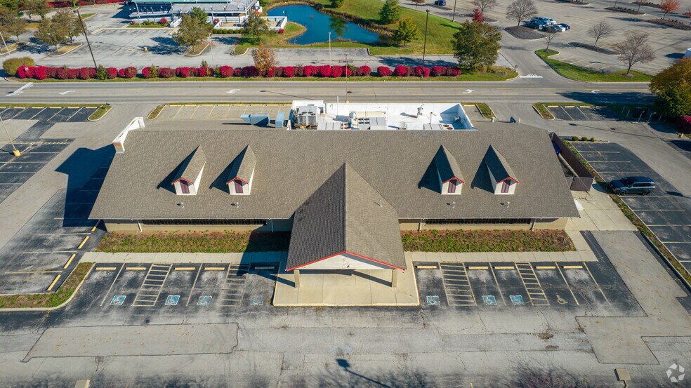 3710 W Dublin Granville Rd, Columbus, OH à louer - Photo du bâtiment - Image 3 de 7