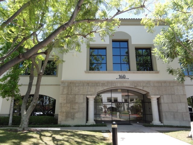 160 E Via Verde, San Dimas, CA for lease - Building Photo - Image 1 of 3