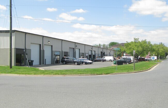 Plus de détails pour 13848-13876 Dawson Beach Rd, Woodbridge, VA - Industriel à louer