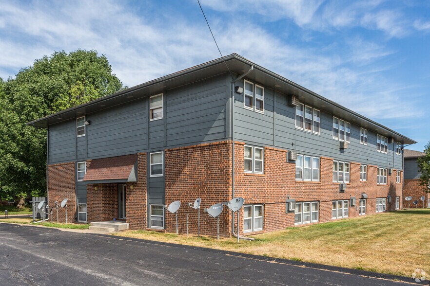 317 NE Trilein Dr, Ankeny, IA à vendre - Photo du bâtiment - Image 2 de 11