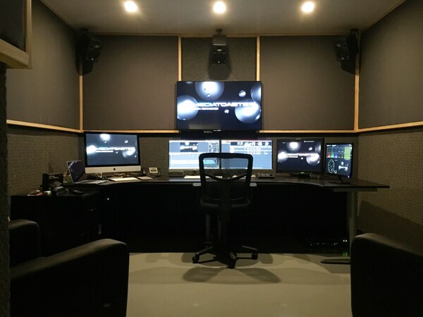 425 N Moss St, Burbank, CA à louer - Photo du bâtiment - Image 2 de 5