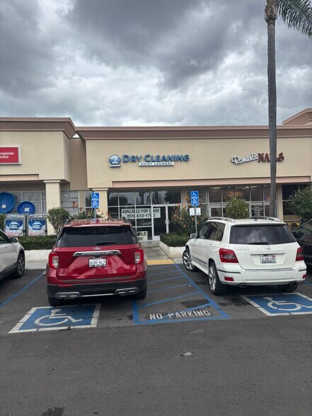 7700-7880 Telegraph Rd, Ventura, CA à louer - Photo du bâtiment - Image 3 de 6