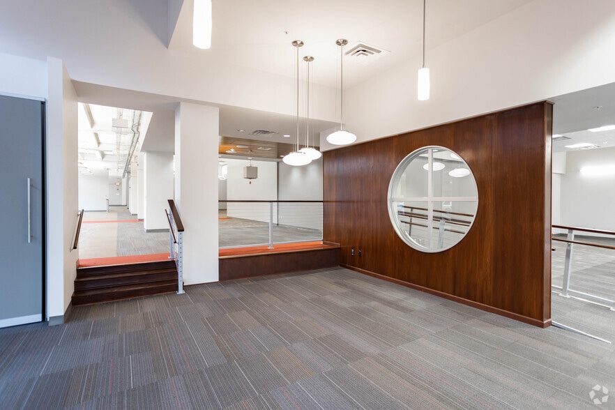 921 Main St, Buffalo, NY for lease - Interior Photo - Image 3 of 6