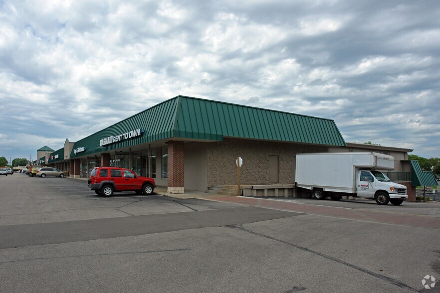 910-980 S Oliver St, Wichita, KS à louer - Photo du bâtiment - Image 2 de 21