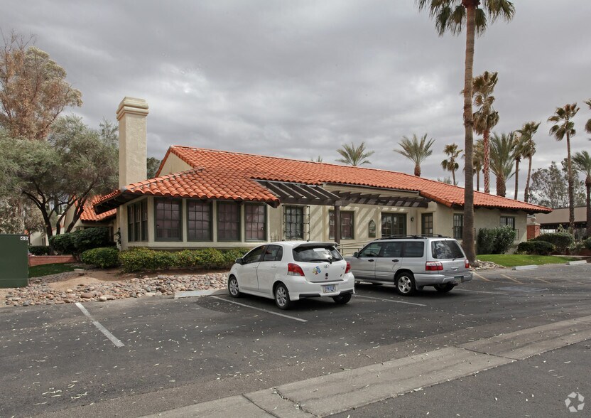 1200 N El Dorado Pl, Tucson, AZ à vendre - Photo du bâtiment - Image 2 de 3