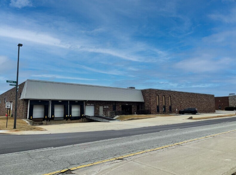 1501 Tonne Rd, Elk Grove Village, IL à louer - Photo du bâtiment - Image 2 de 6