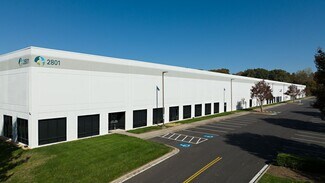 Plus de détails pour 2700 N Hutchison-McDonald, Charlotte, NC - Industriel à louer