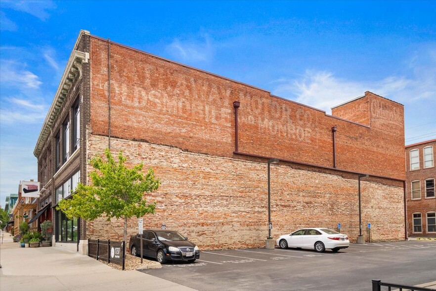 1729 McGee St, Kansas City, MO for lease - Building Photo - Image 2 of 18